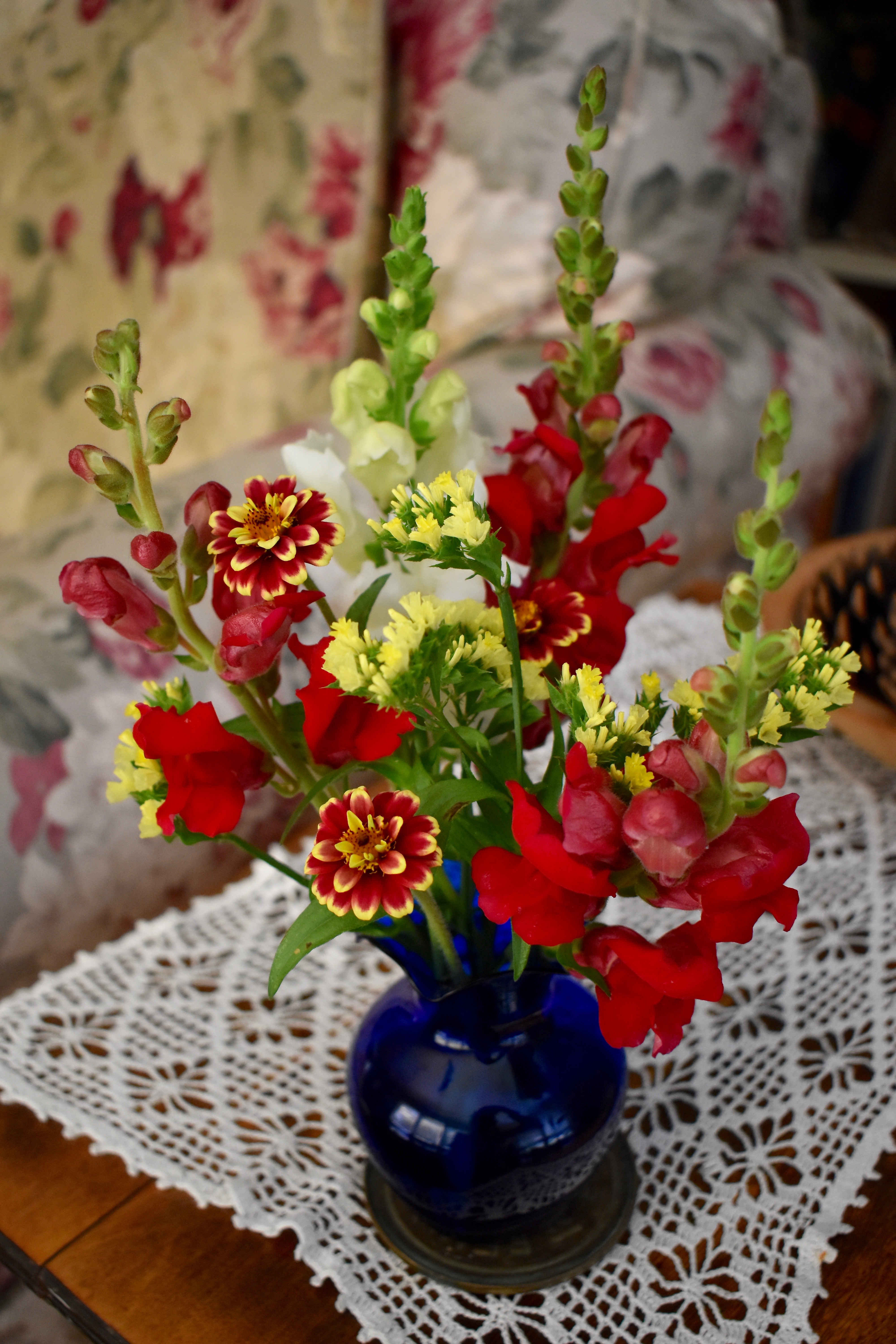 Zinnia, Snapdragon flower arrangement